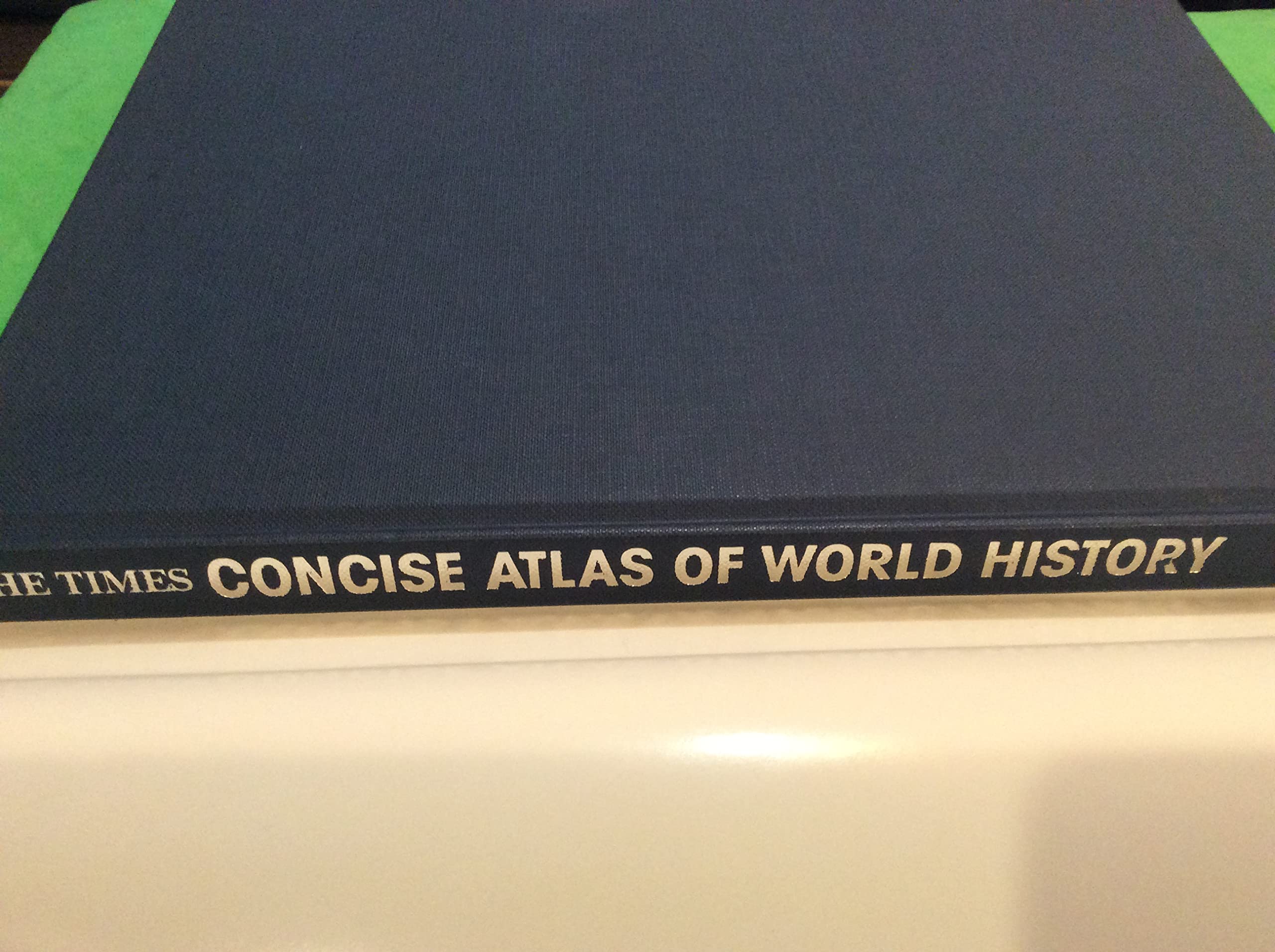 The Times concise atlas of world history used book depot