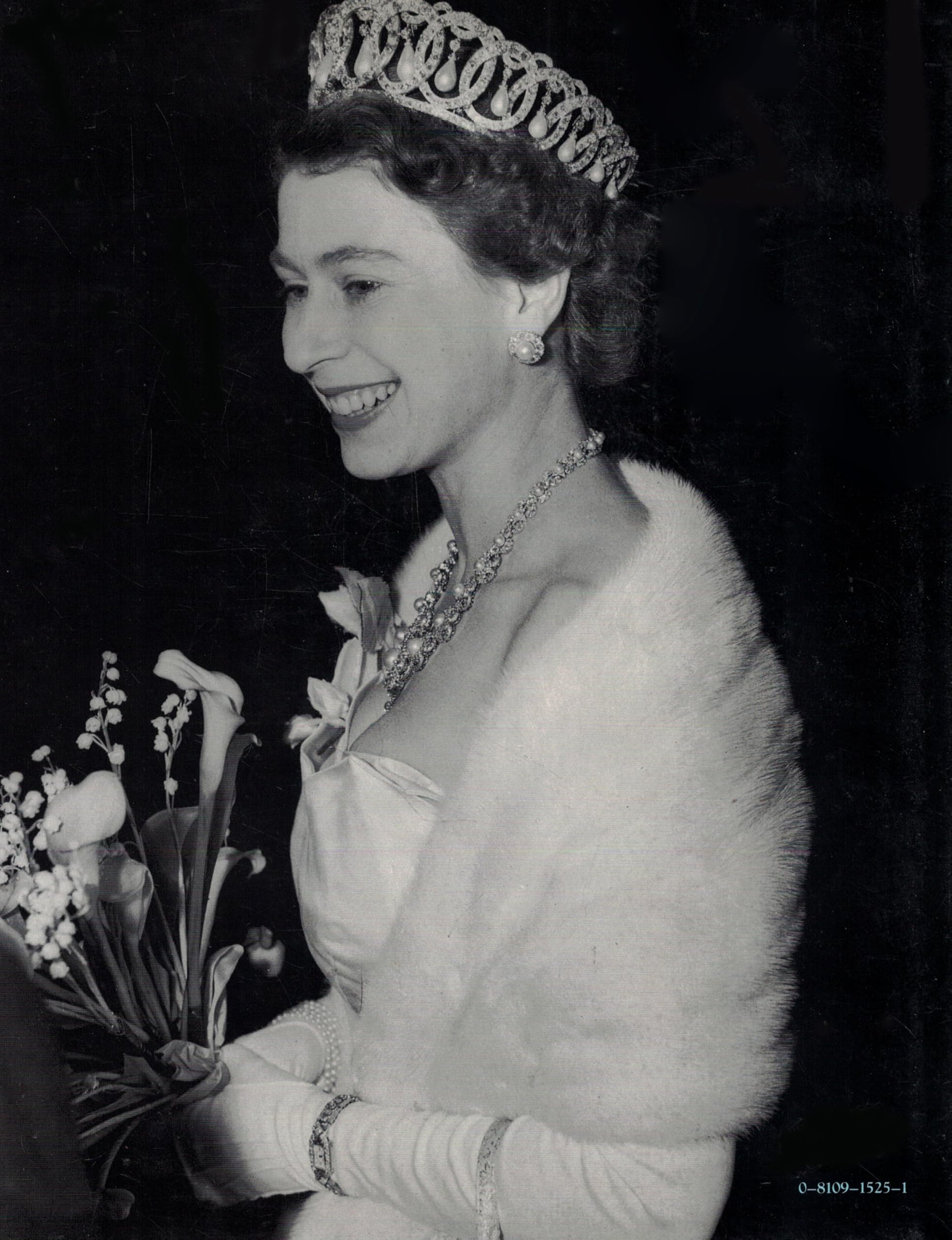 The Queen's Jewels: The Personal Collection of Elizabeth II used book depot