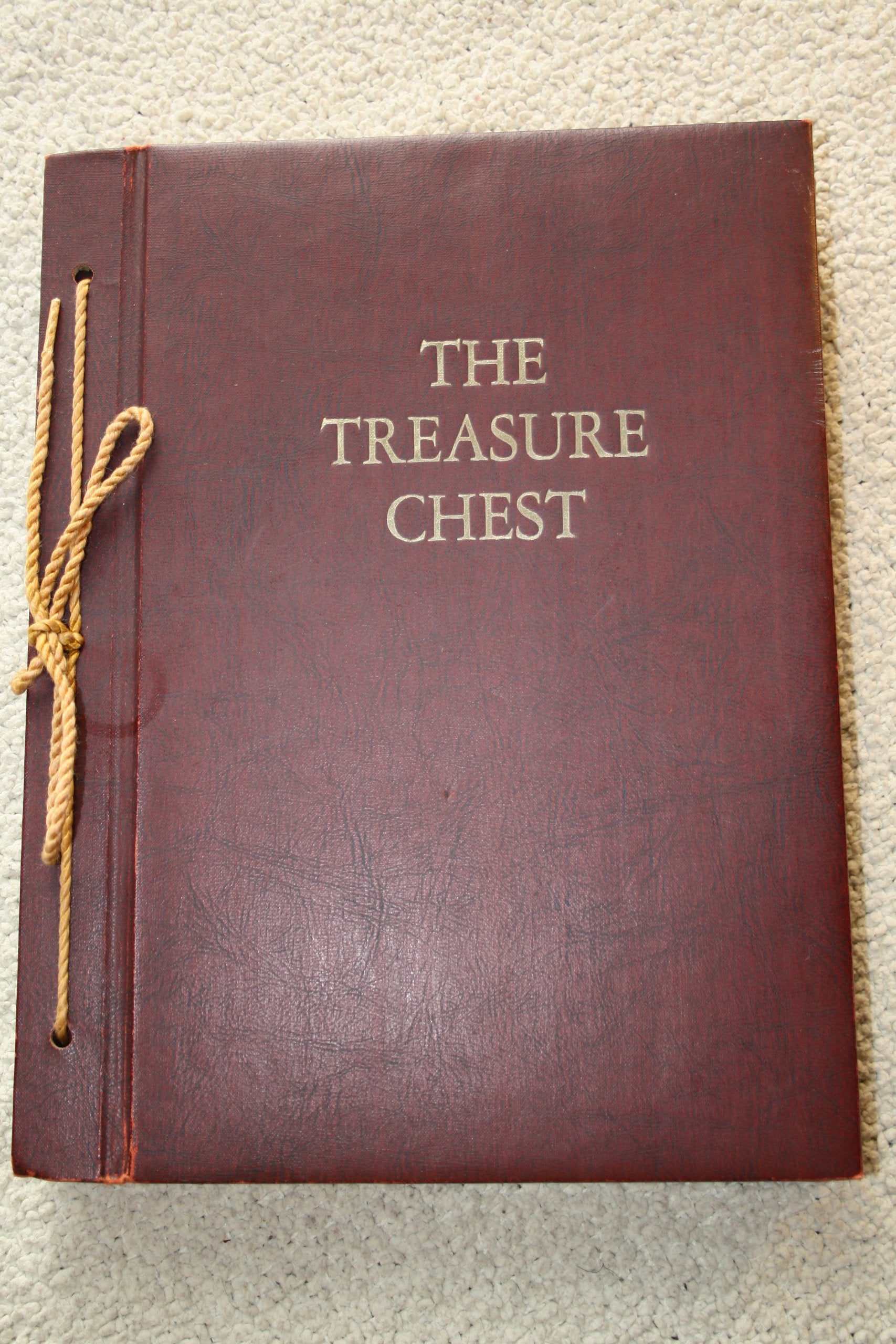 The Treasure Chest: A Heritage Album Containing 1064 Familiar and Inspirational Quotations, Poems, Sentiments, and Prayers From Great Minds of 2500 Years