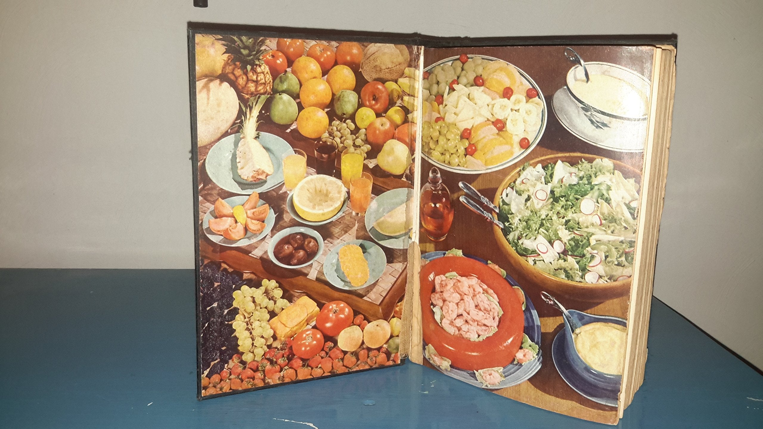 America's Cook Book 1943 Hardcover New York Herald Tribune Home Institute used book depot