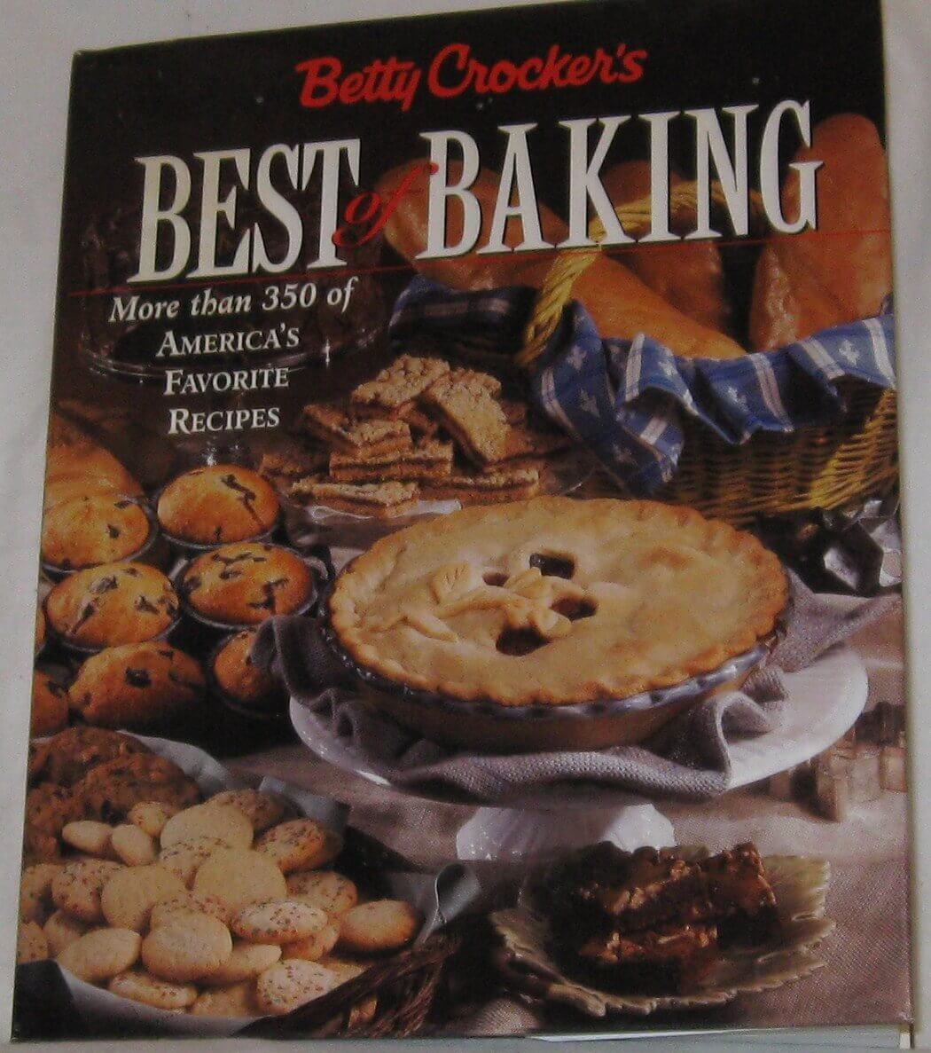 Betty Crocker's Best of Baking: More Than 350 of America's Favorite Recipes used book depot