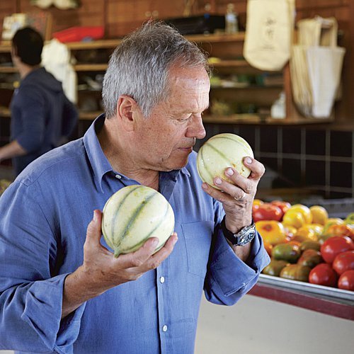 Wolfgang Puck Makes It Healthy: Light, Delicious Recipes and Easy Exercises for a Better Life