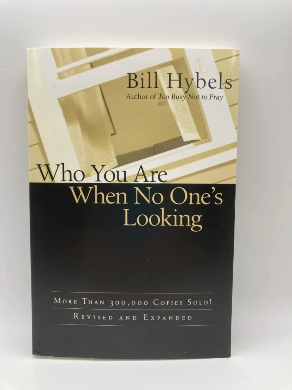 Who You Are When No One's Looking: Choosing Consistency, Resisting Compromise used book depot
