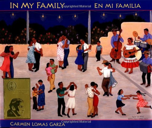 In My Family  En mi familia [Hardcover] Garza, Carmen Lomas