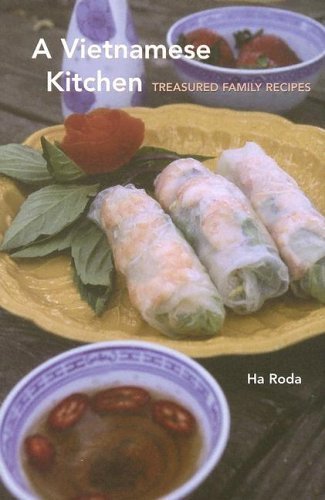 A Vietnamese Kitchen: Treasured Family Recipes (Hippocrene Cookbook Library) used book depot