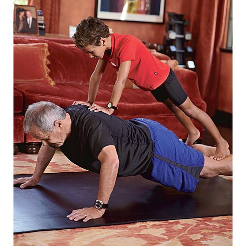 Wolfgang Puck Makes It Healthy: Light, Delicious Recipes and Easy Exercises for a Better Life