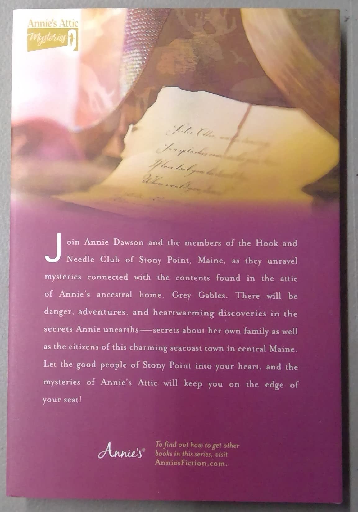 Boxed In - Annie's Attic Mysteries - Special Edition used book depot