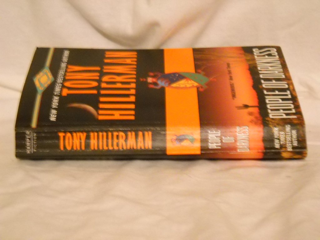 People of Darkness (A Leaphorn and Chee Novel)
