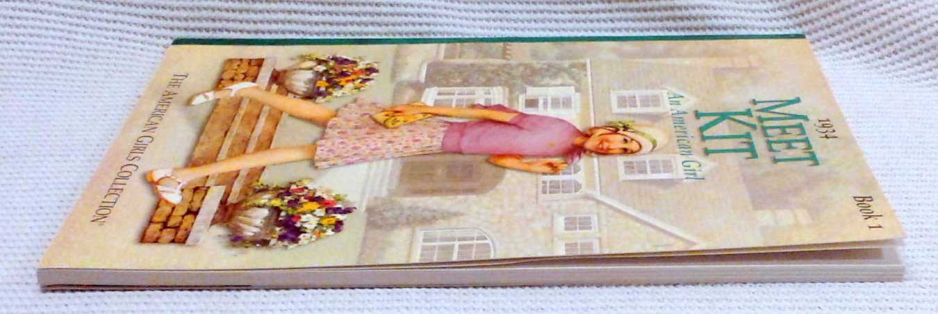 Meet Kit: An American Girl 1934 (The American Girls Collection, Book 1) used book depot