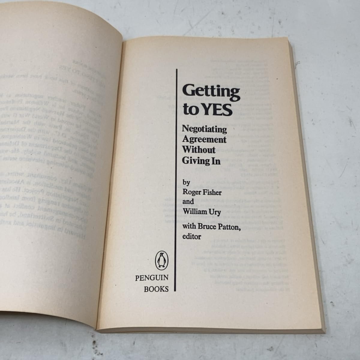 Getting to Yes: Negotiating Agreement Without Giving In used book depot