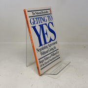 Getting to Yes: Negotiating Agreement Without Giving In used book depot