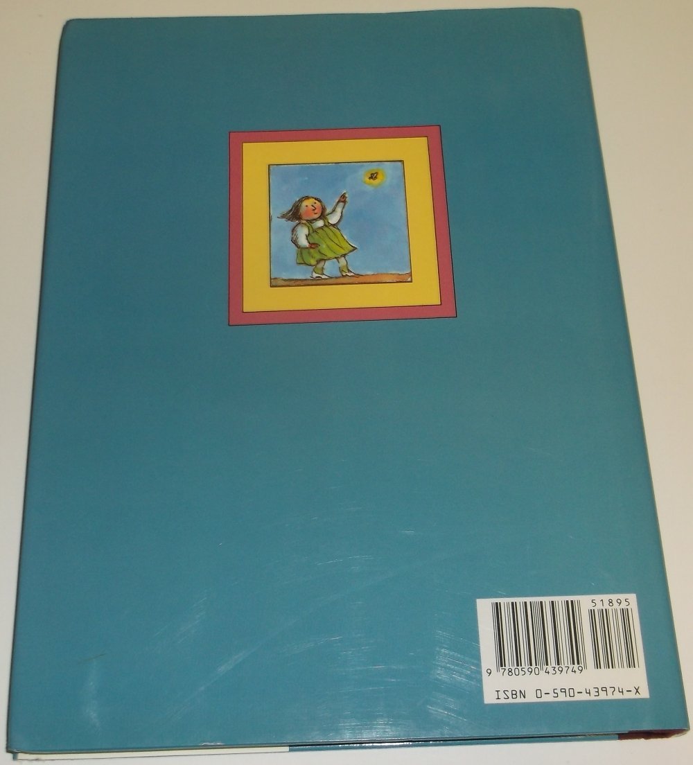 Sing a Song of Popcorn: Every Child 's Book of Poems (hc): Every Child's Book Of Poems used book depot