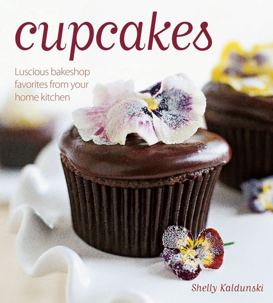 Cupcakes: Luscious bakeshop favorites from your home kitchen used book depot