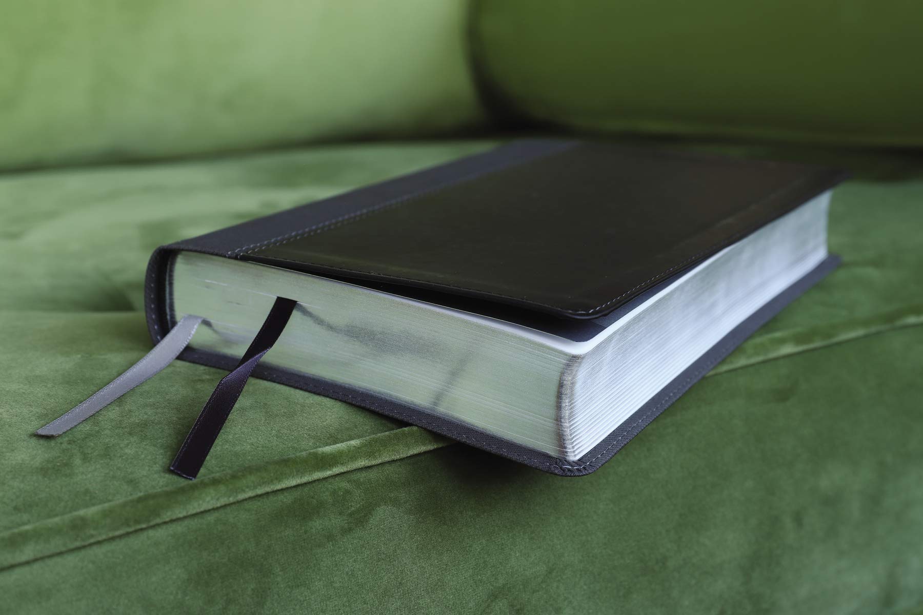 NIV, Personal Size Bible, Large Print, Leathersoft, Black, Red Letter, Comfort Print used book depot