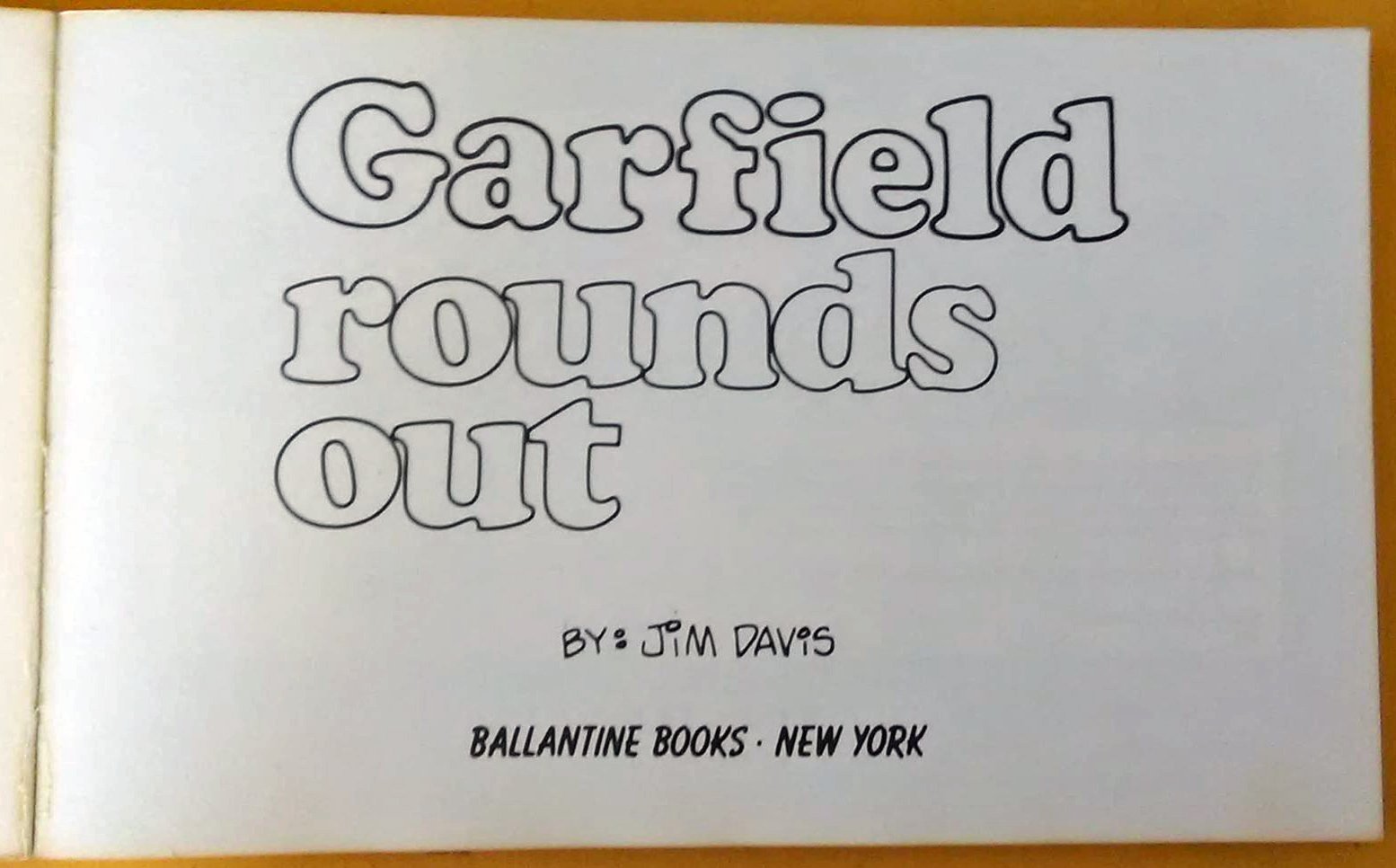 Garfield Rounds Out: His 16th Book used book depot