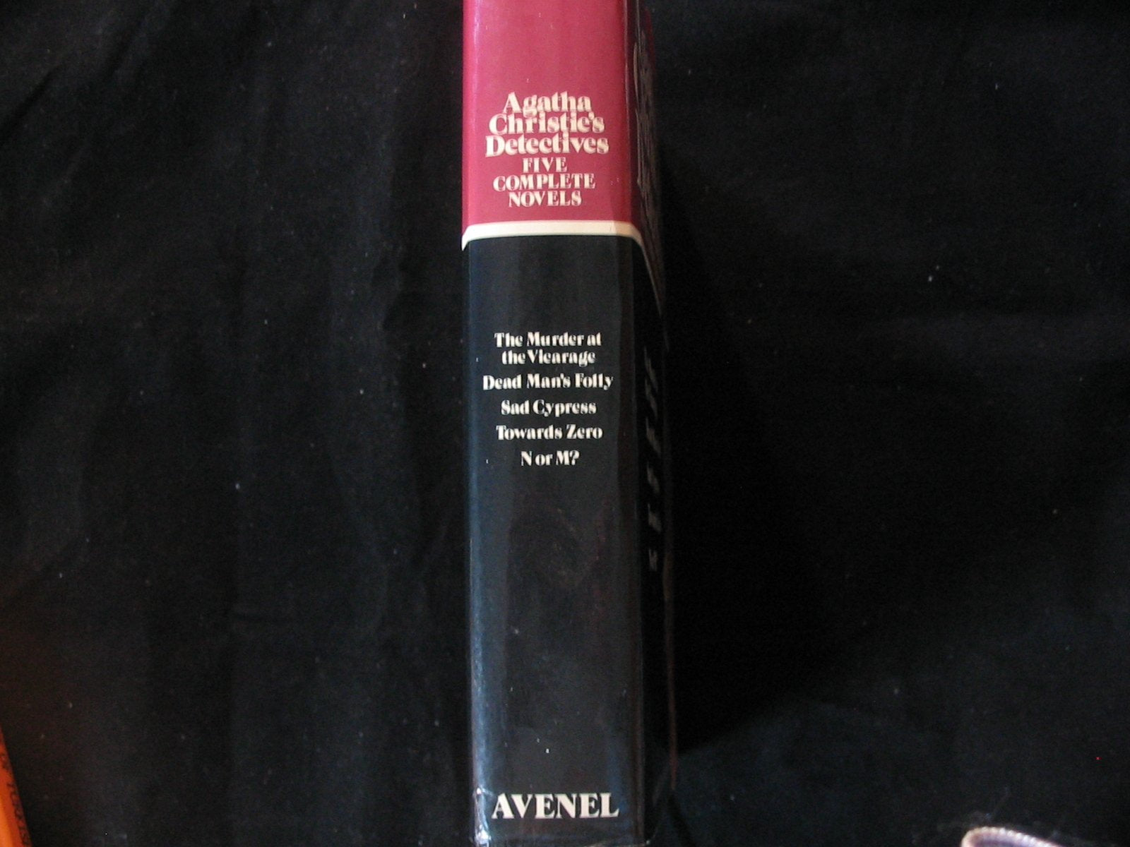 Agatha Christie's Detectives: Five Complete Novels (The Murder at the Vicarage / Dead Man's Folly / Sad Cypress / Towards Zero / N or M?) used book depot