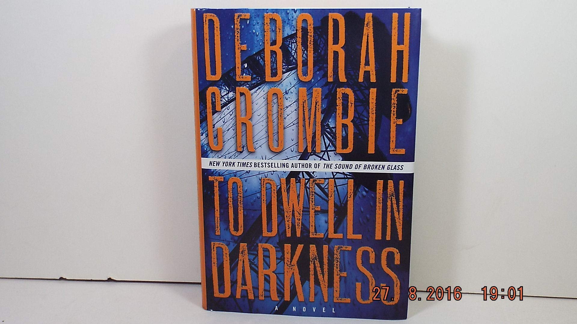 To Dwell in Darkness: A Novel (Duncan Kincaid/Gemma James Novels, 16) used book depot