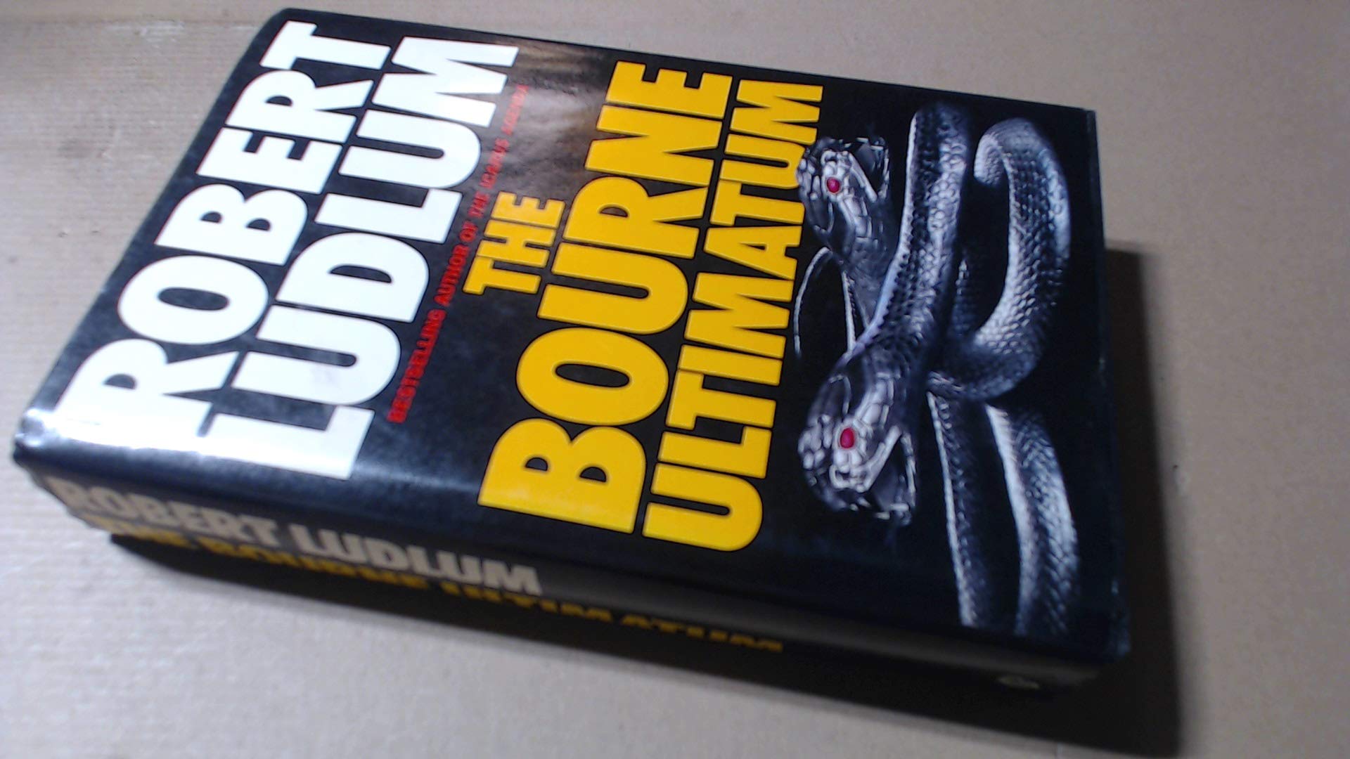 The Bourne Ultimatum (Random House Large Print)