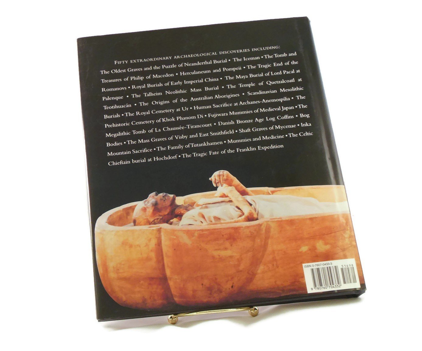 Tombs Graves and Mummies: 50 Discoveries in World Archaeology used book depot