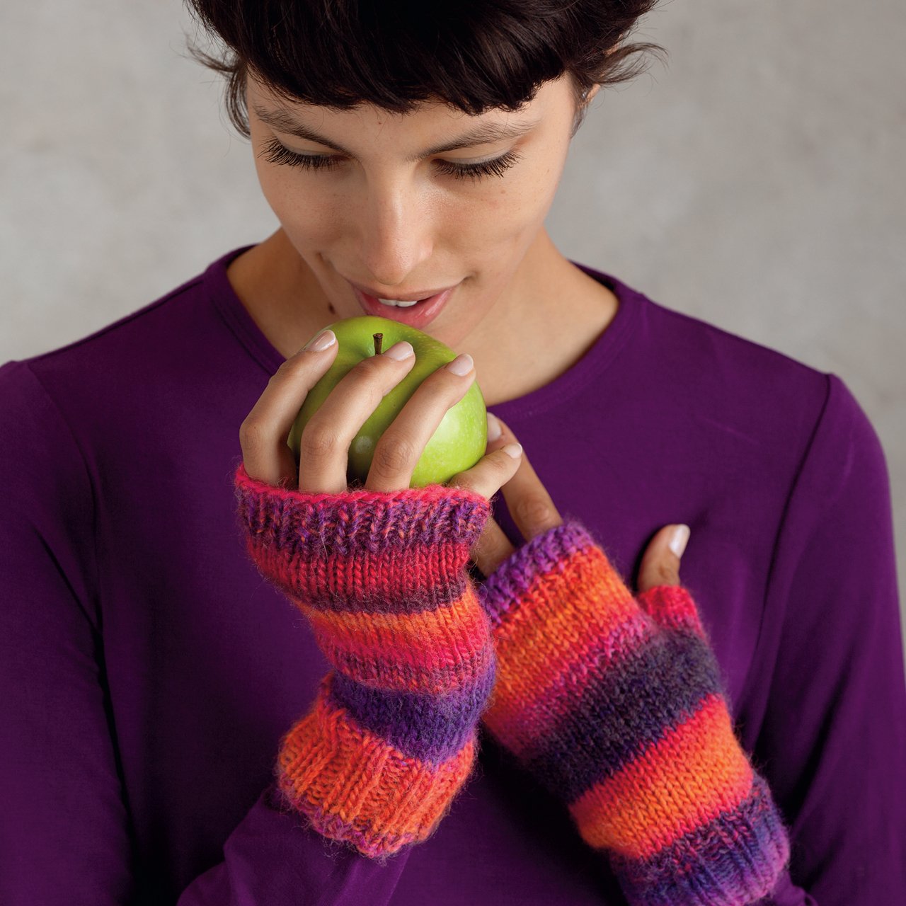 Knitting Circles around Mittens and More: Creative Projects on Circular Needles used book depot