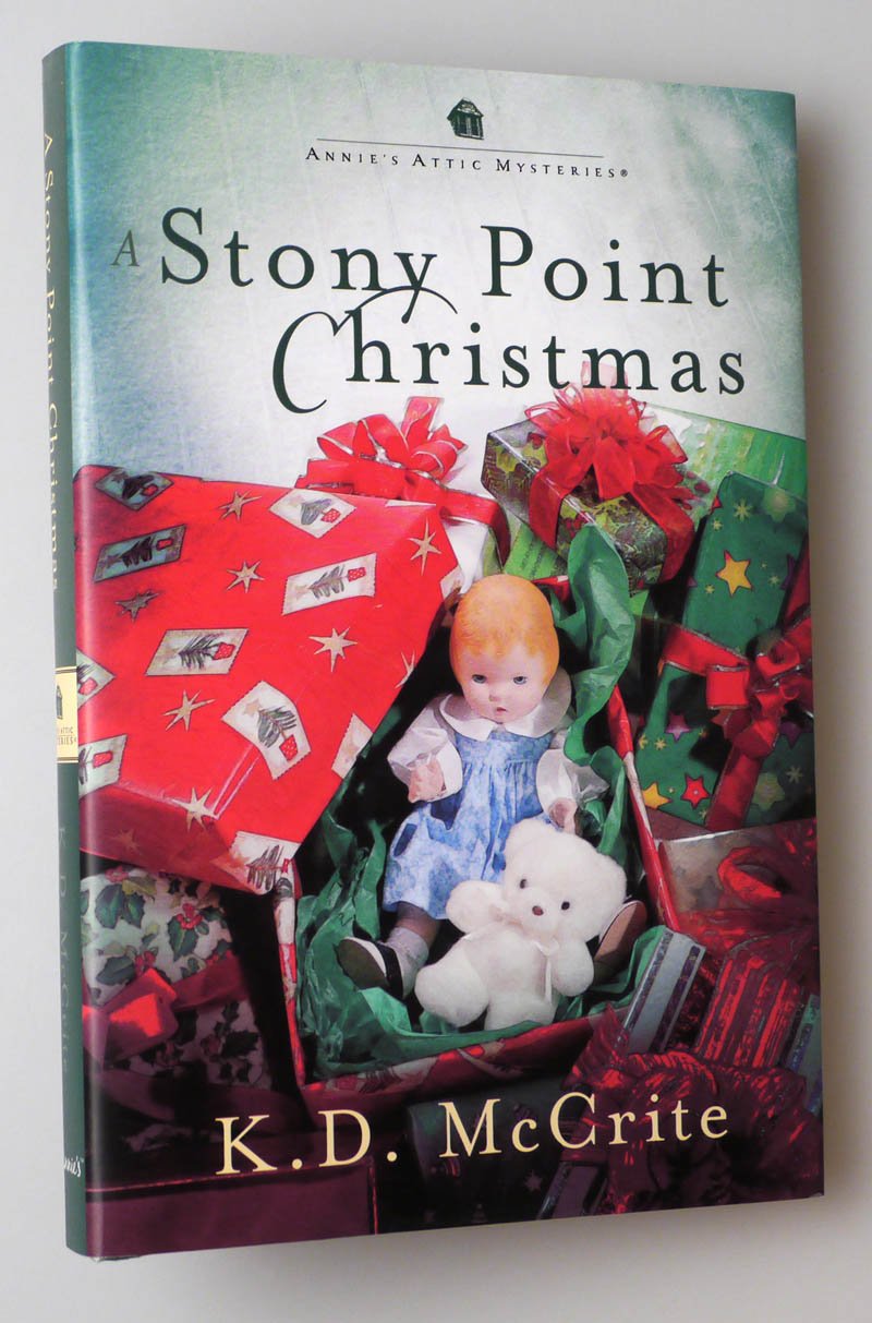 A Stony Point Christmas (Annie's Attic Mysteries) used book depot