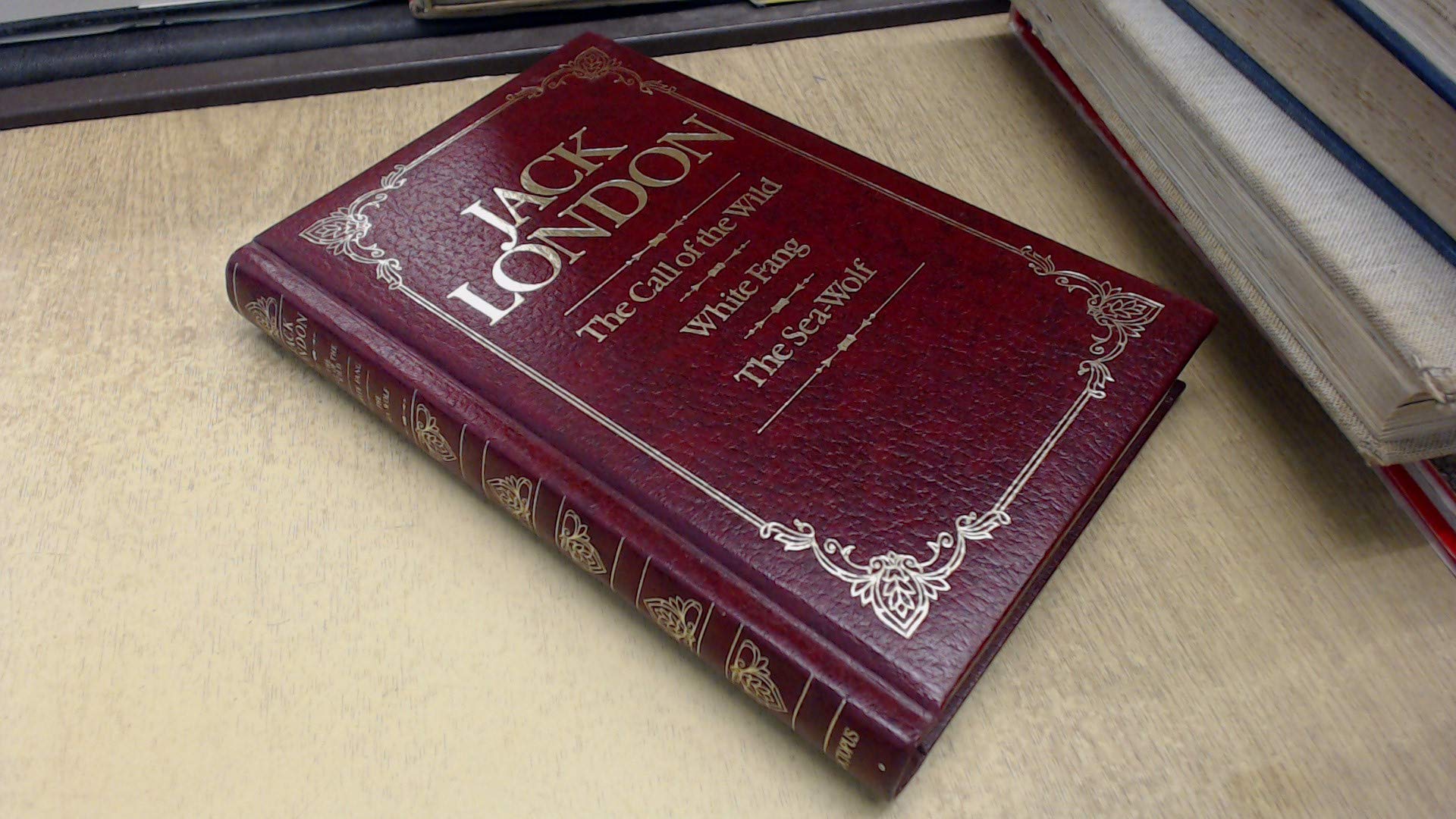 Jack London: The Call of the Wild, White Fang, The Sea-Wolf, 40 Short Stories, Illustrated (Greenwich Unabridged Library Classics) used book depot