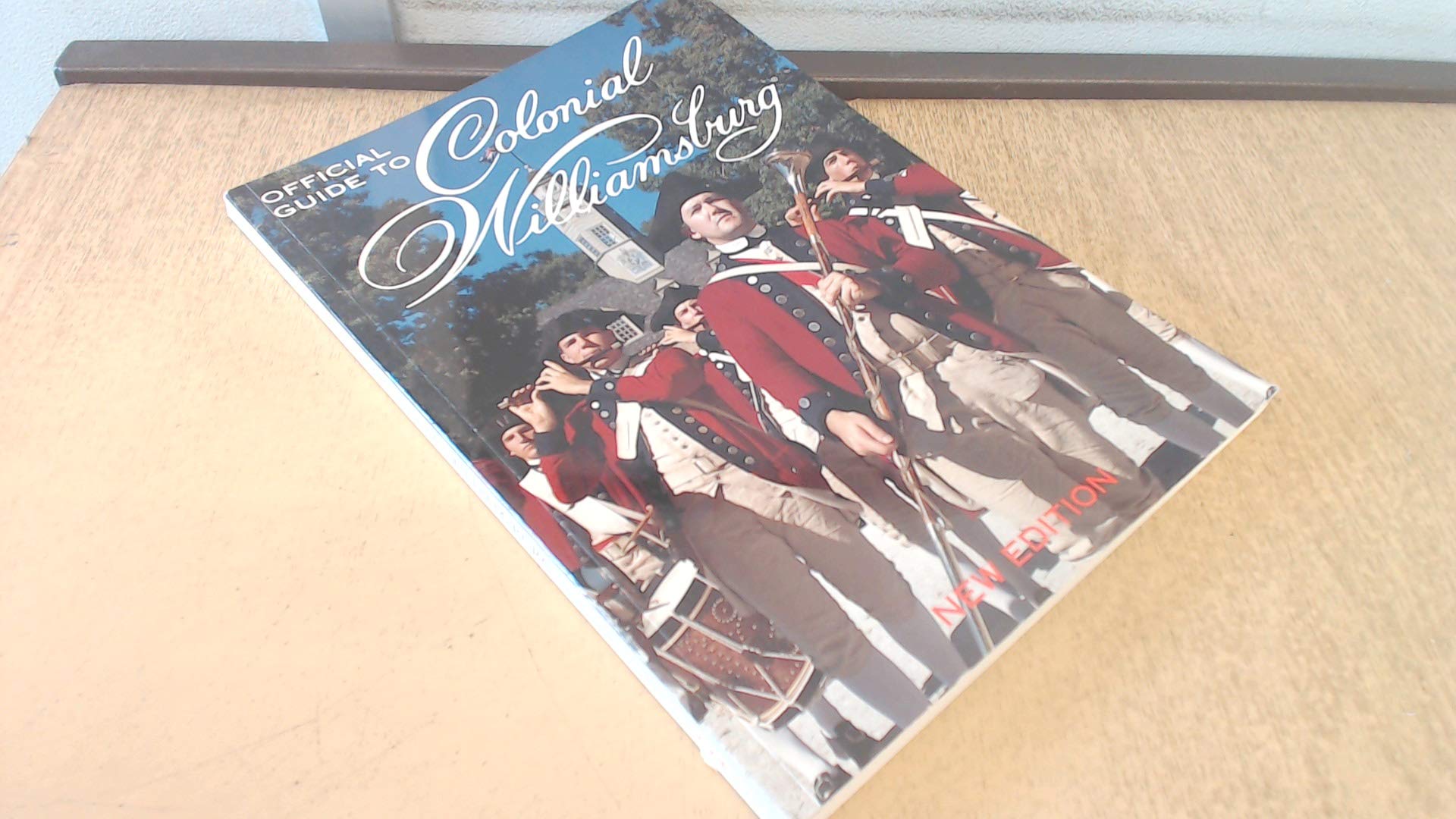 Official Guide to Colonial Williamsburg used book depot