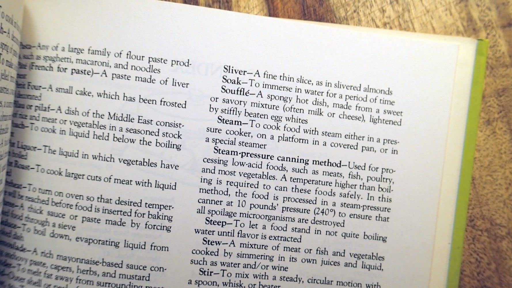 The dinner & supper cookbook: Complete menus, recipes & tips