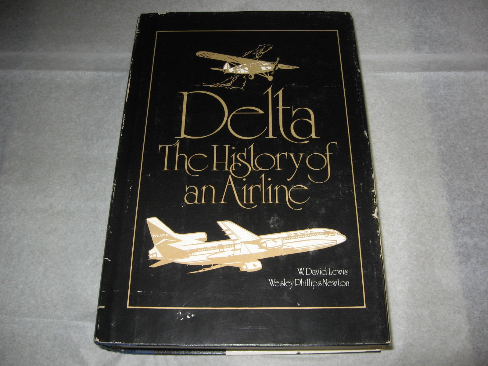 Delta: The History of an Airline used book depot