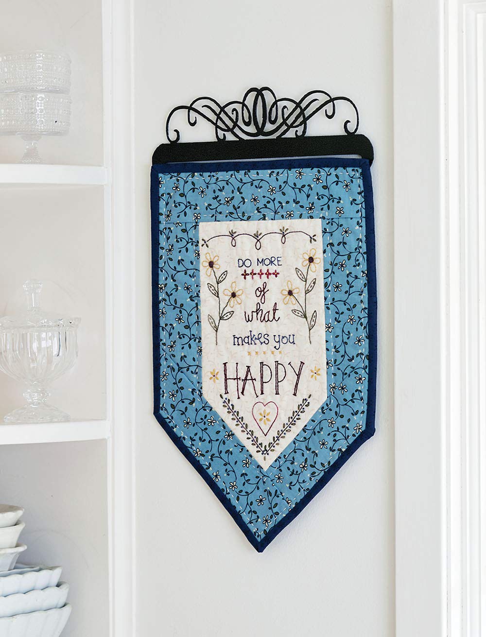 Changing Seasons: 17 Embroideries to Mix and Match used book depot