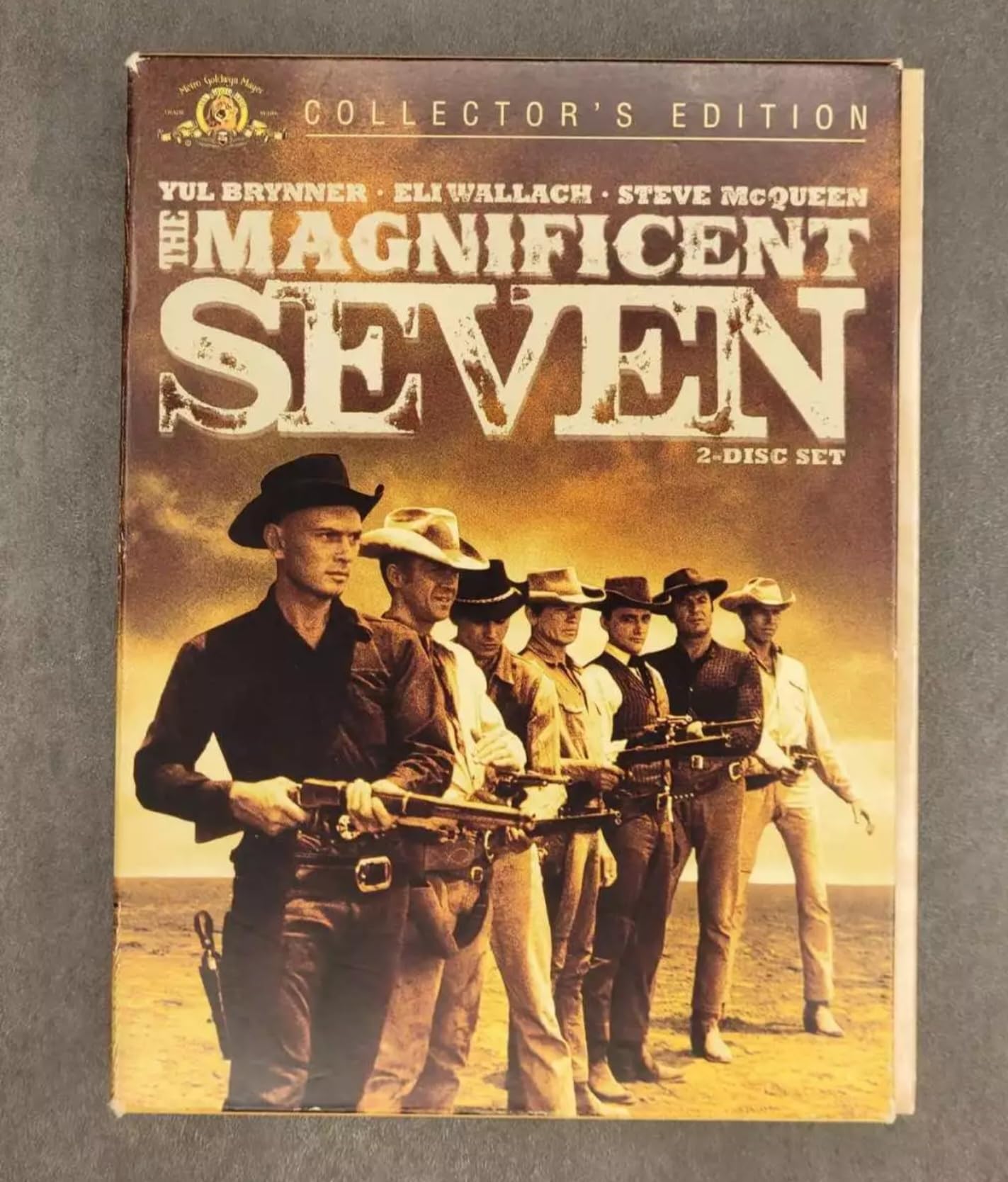 The Magnificent Seven (Two-Disc Collector's Edition) [DVD] used book depot