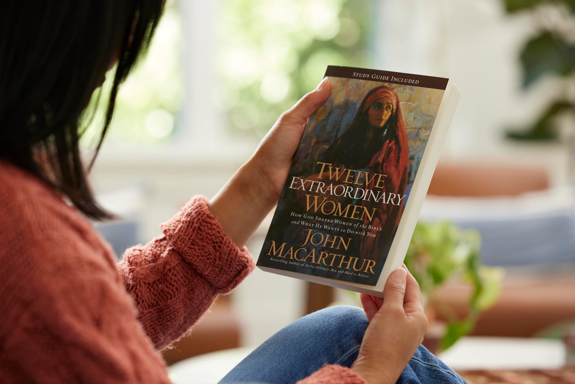 Twelve Extraordinary Women: How God Shaped Women of the Bible, and What He Wants to Do with You used book depot