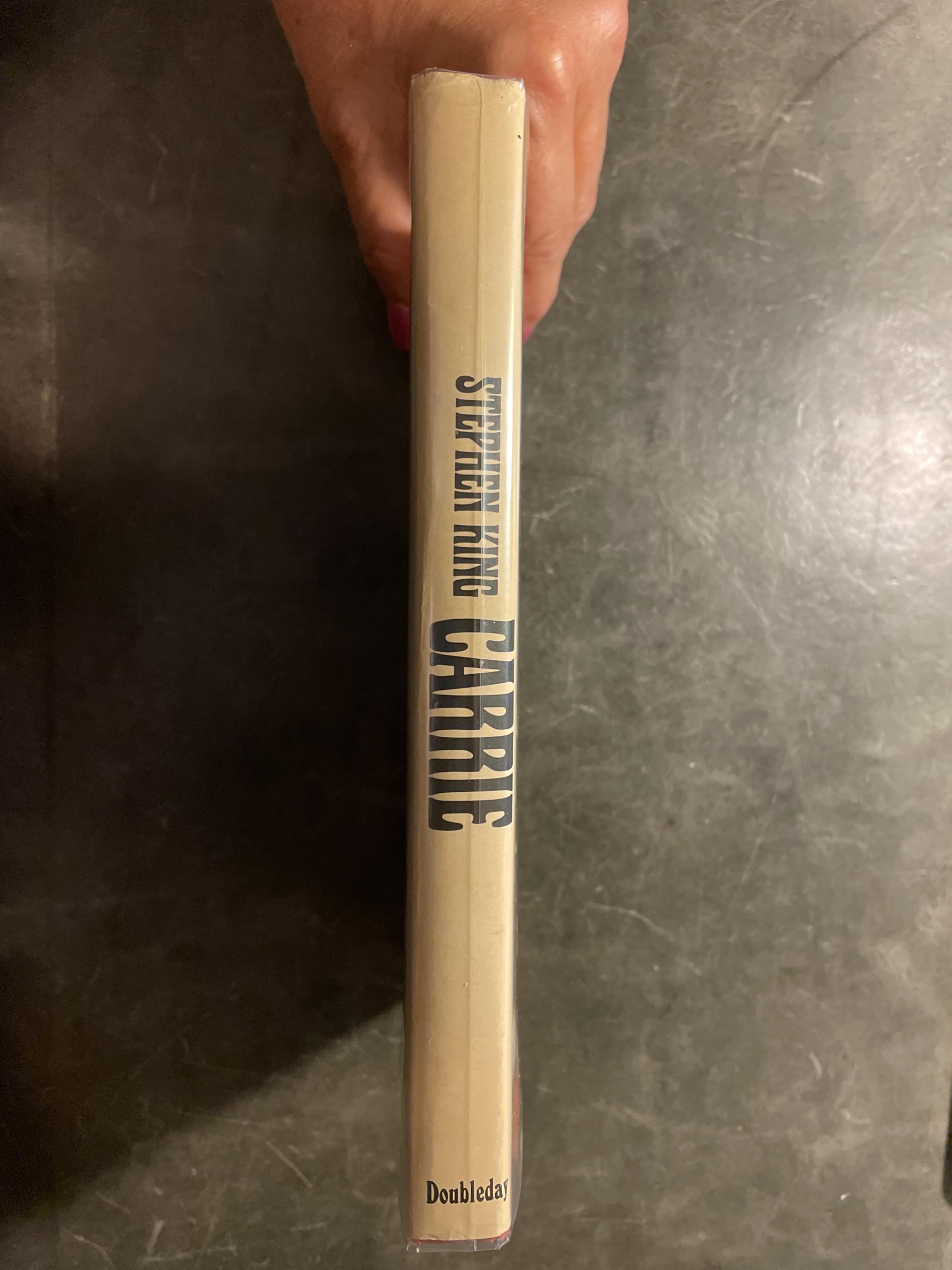 Rare Carrie by Stephen King (1974) Original Hardcover Book Club Edition used book depot