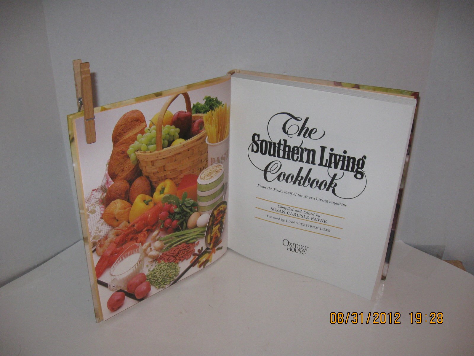 The Southern Living Cookbook: From the Foods Staff of Southern Living Magazine
