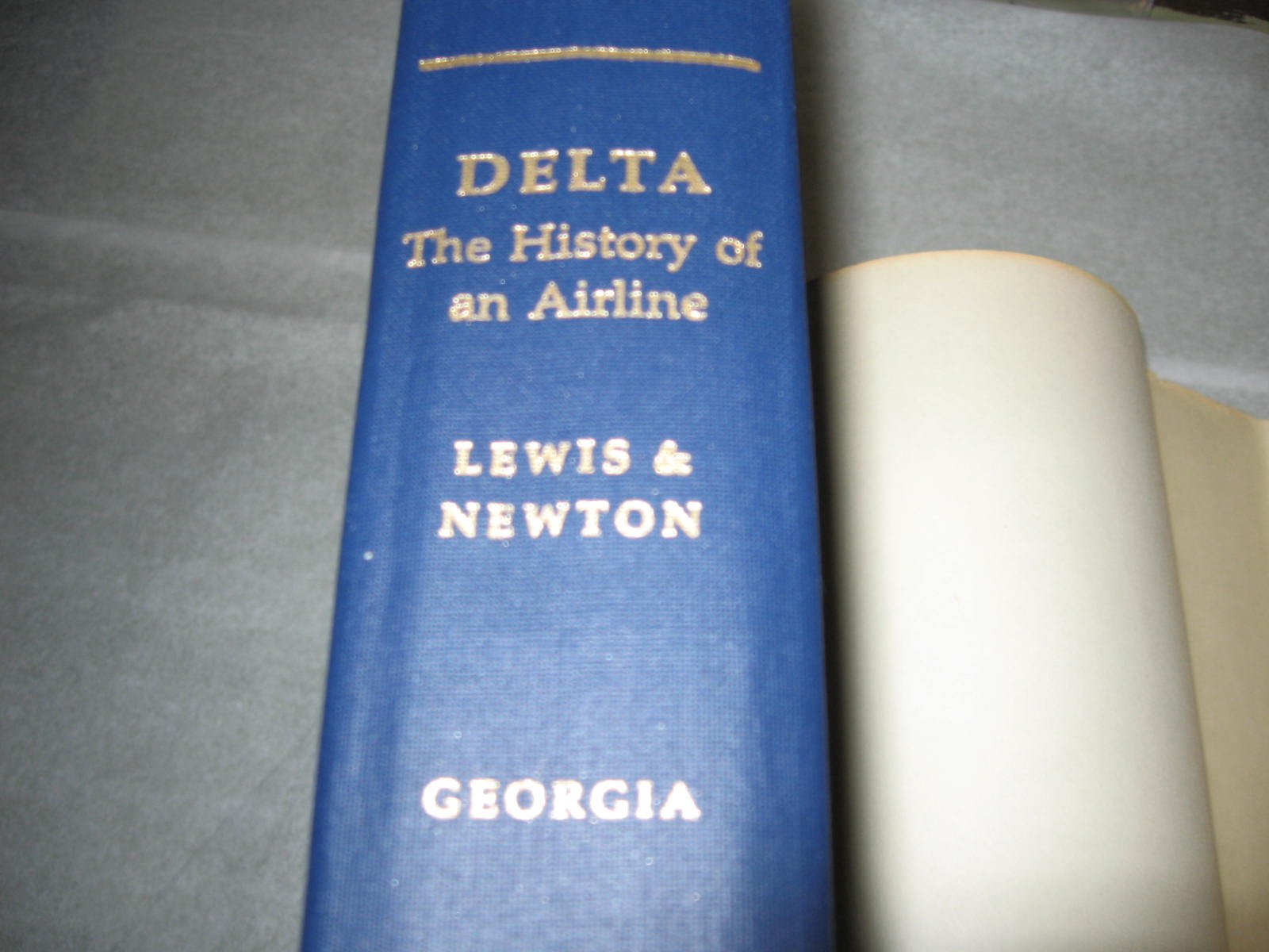 Delta: The History of an Airline used book depot