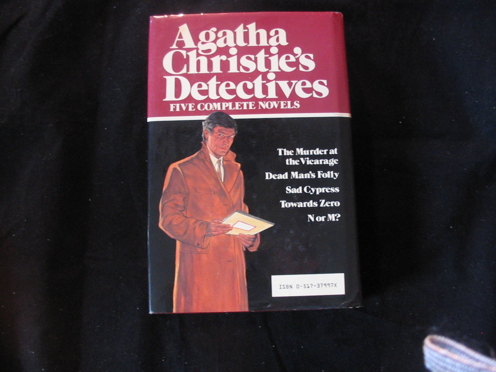 Agatha Christie's Detectives: Five Complete Novels (The Murder at the Vicarage / Dead Man's Folly / Sad Cypress / Towards Zero / N or M?) used book depot