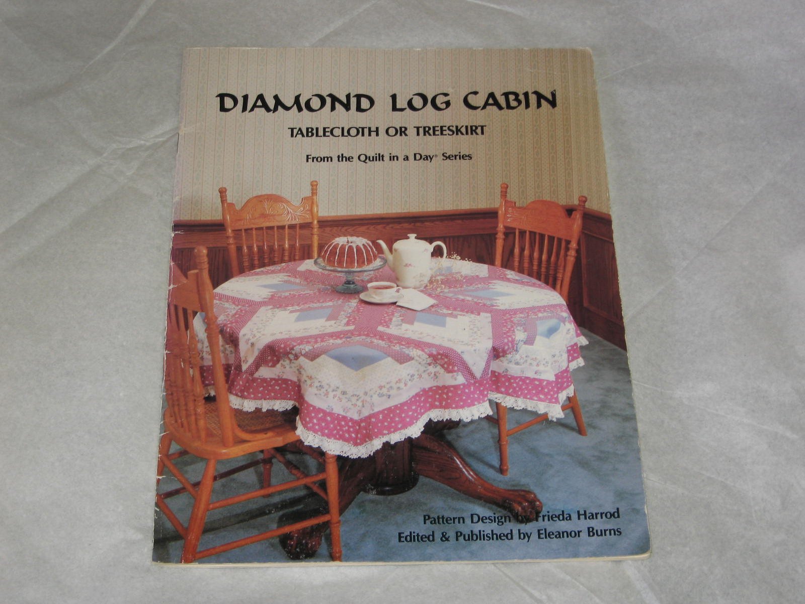 Diamond log cabin tablecloth or treeskirt (Quilt in a Day series) used book depot