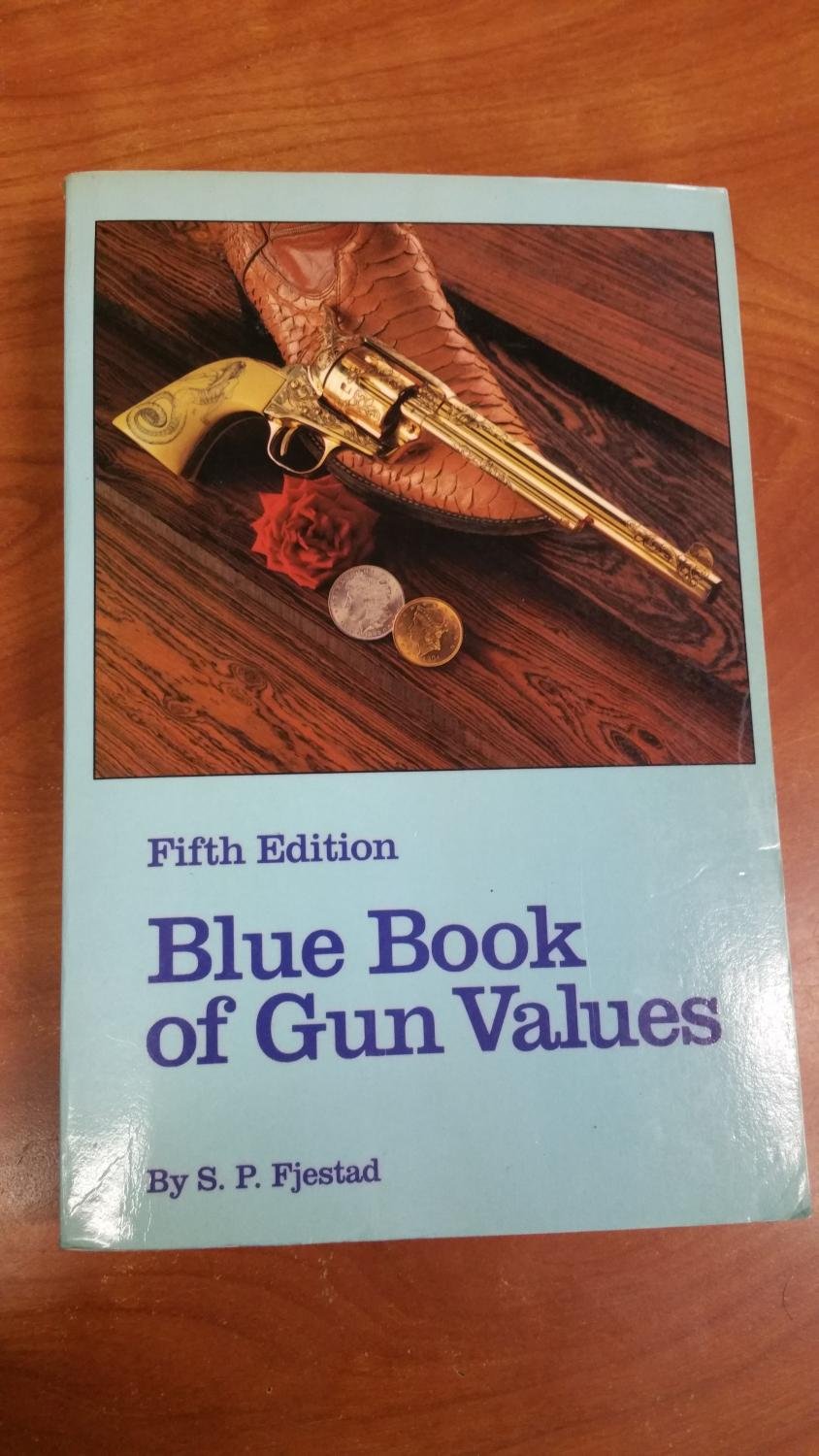 1984 Blue Book of Gun Values, Fifth Edition used book depot