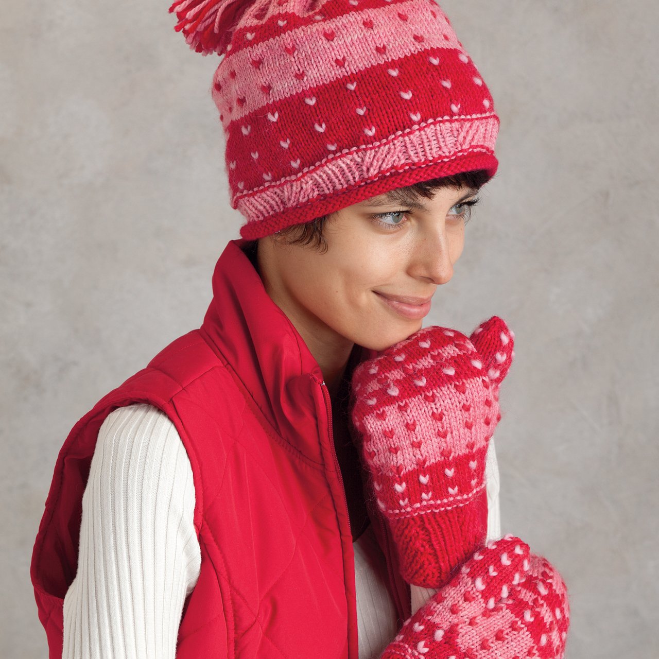 Knitting Circles around Mittens and More: Creative Projects on Circular Needles used book depot