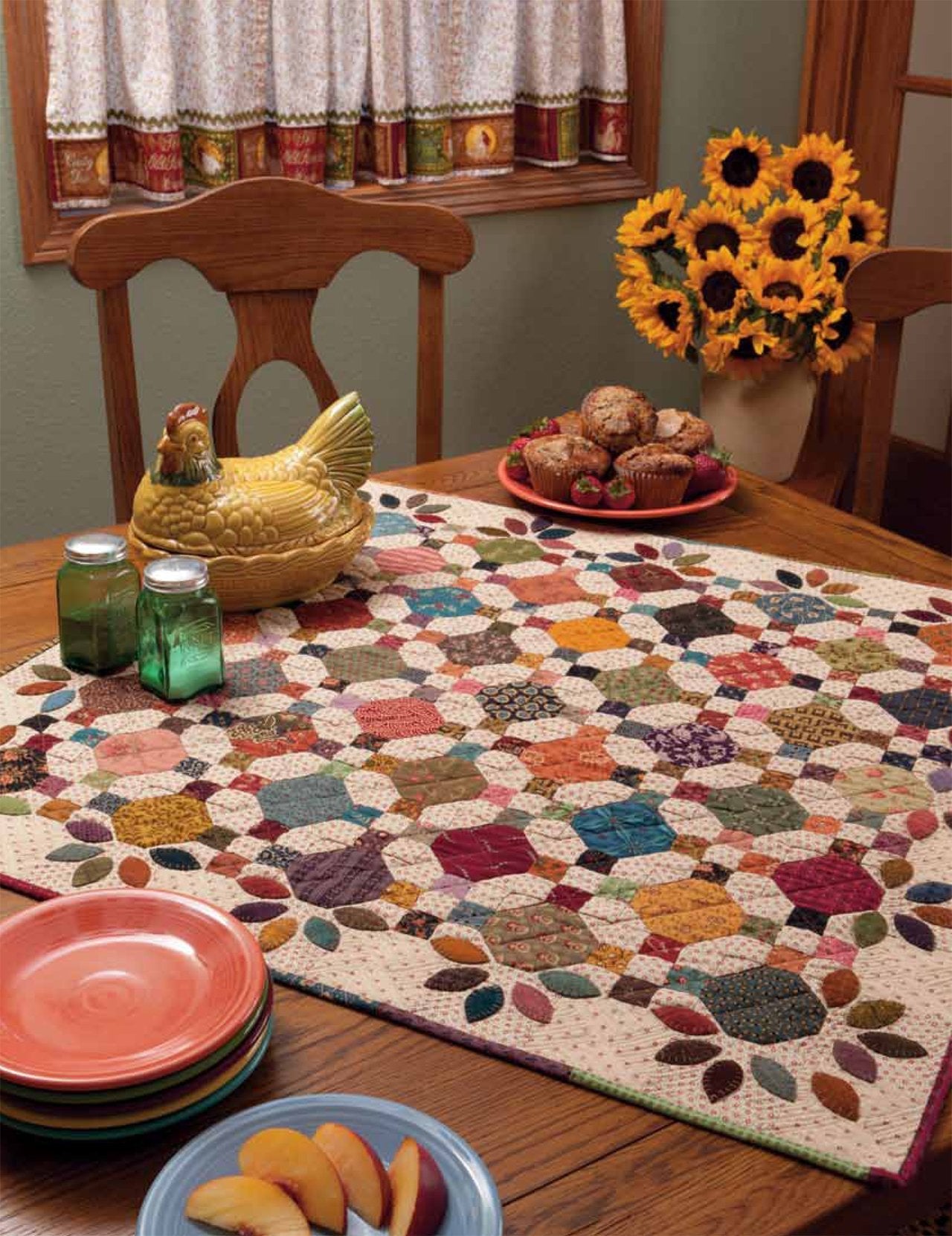 Simple Charm: 12 Scrappy Patchwork and Applique Quilt Patterns used book depot