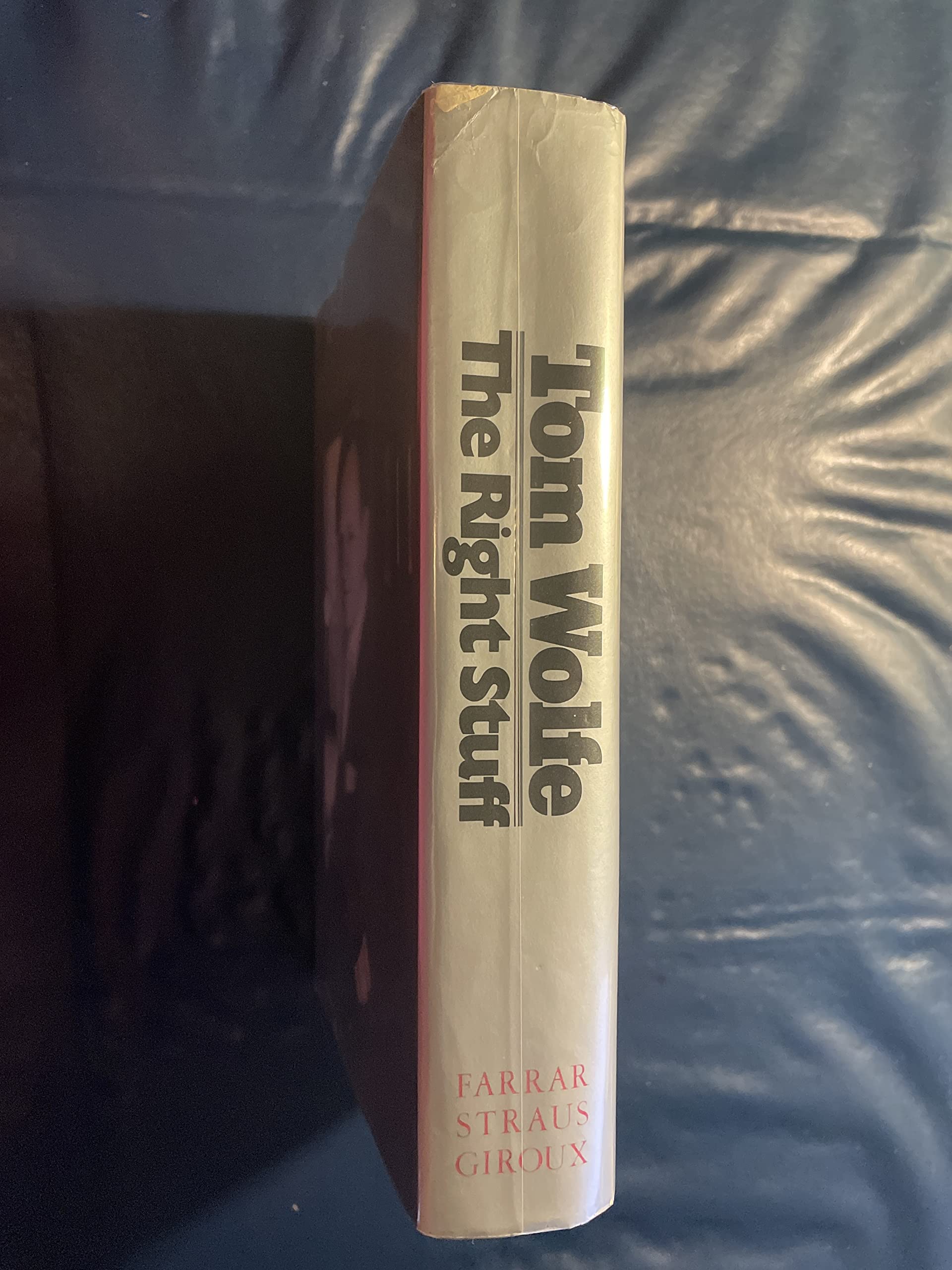Tom Wolfe / The Right Stuff 1983 used book depot
