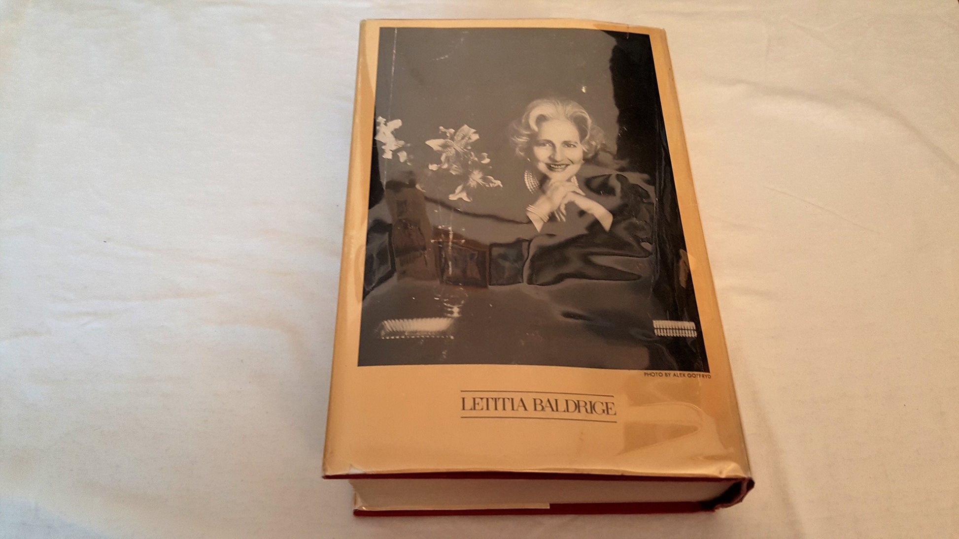 The Amy Vanderbilt Complete Book of Etiquette: A Guide to Contemporary Living used book depot
