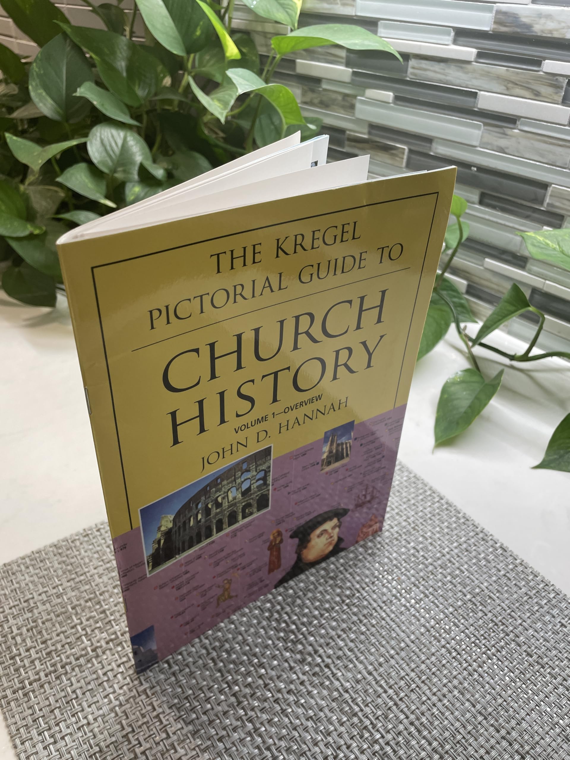 Kregel Pictorial Guide to Church History, Volume 1 (Kregel Pictorial Guides) used book depot