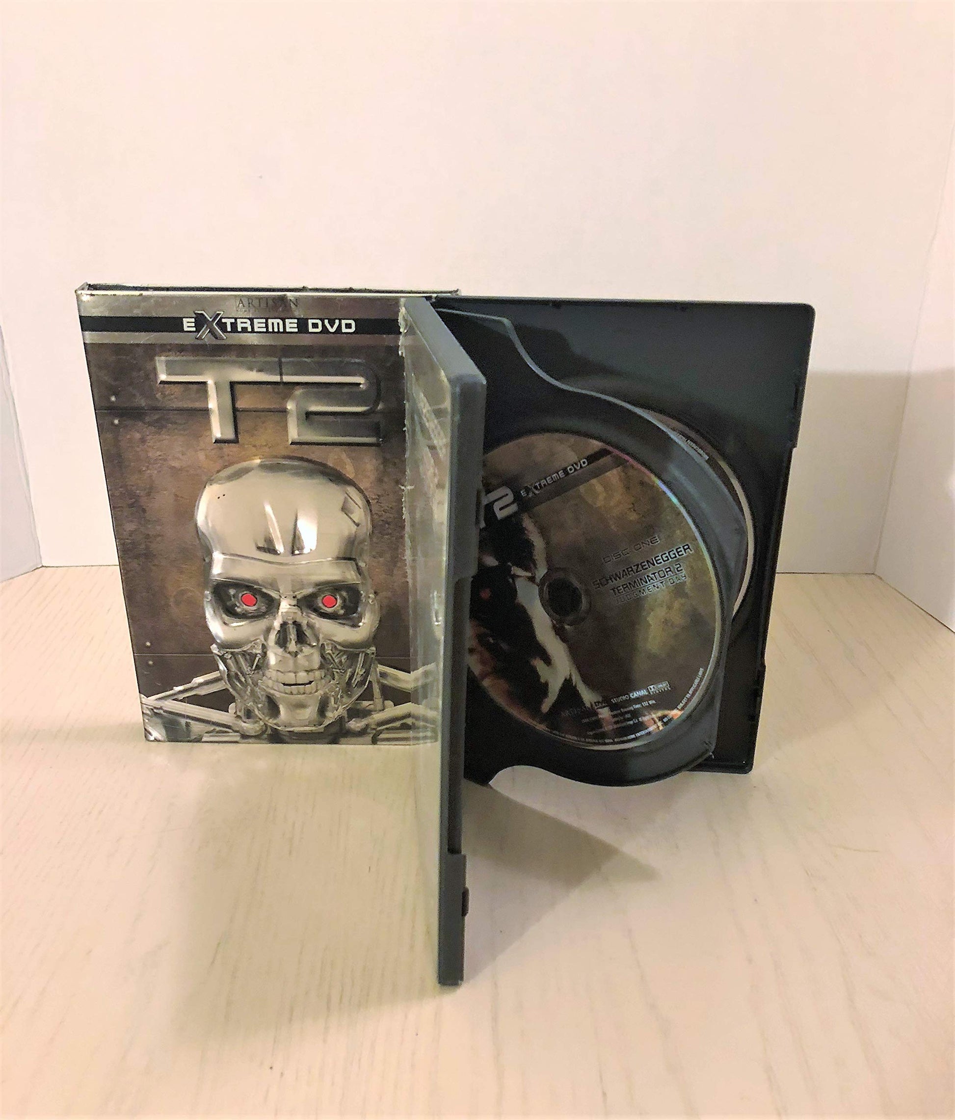 Terminator 2: Judgment Day (Extreme DVD) used book depot