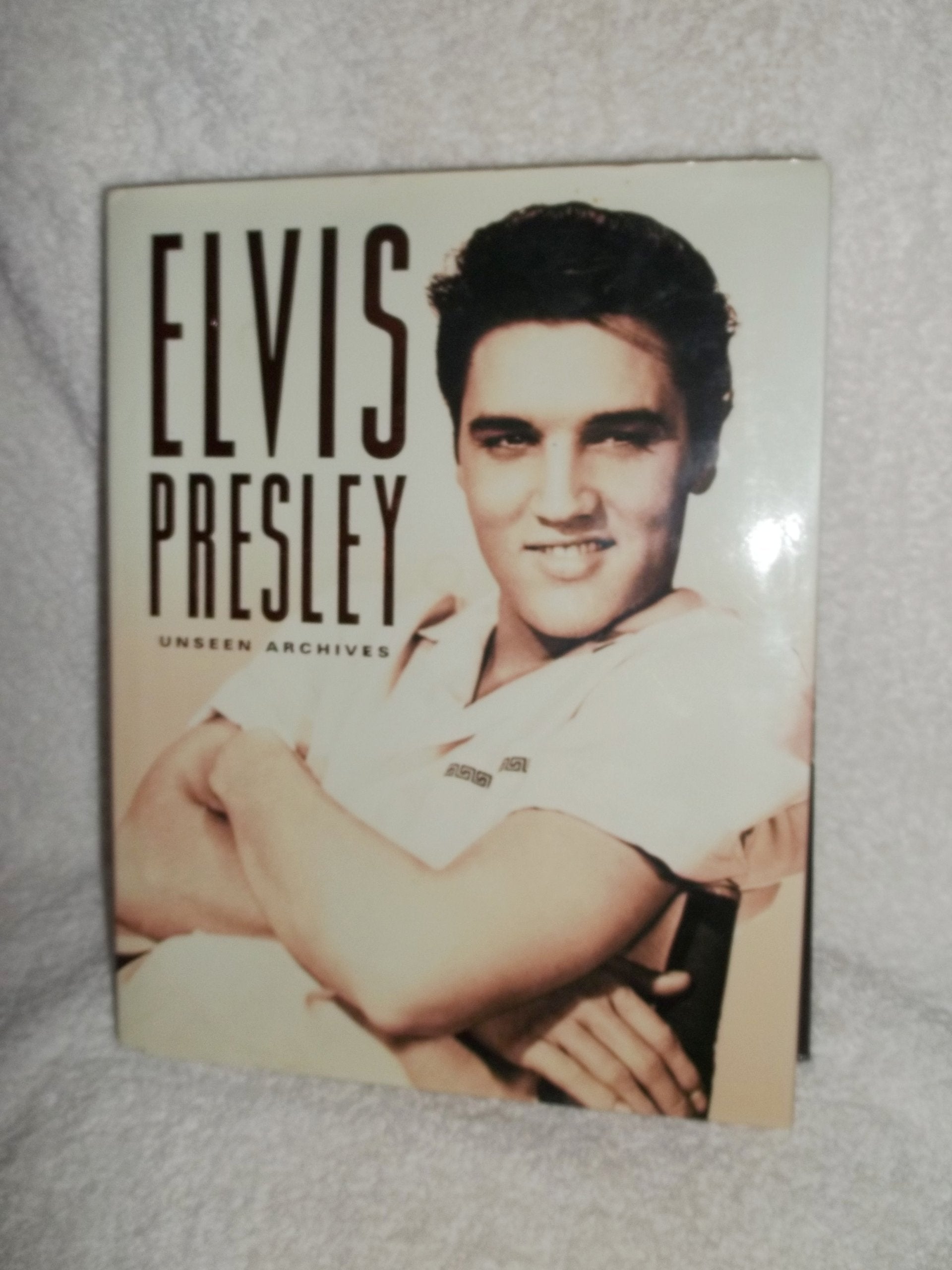 Elvis Presley (Unseen Archives) used book depot