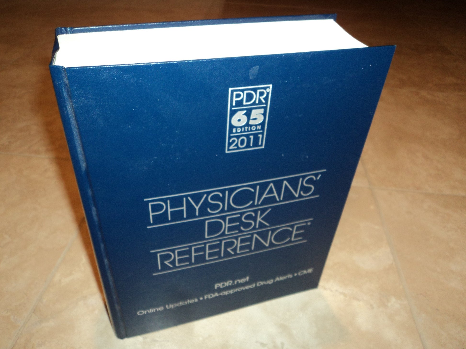 2011 Physicians' Desk Reference (Library/Hospital Version) (PDR - Physicians' Desk Reference (Library Version)) used book depot