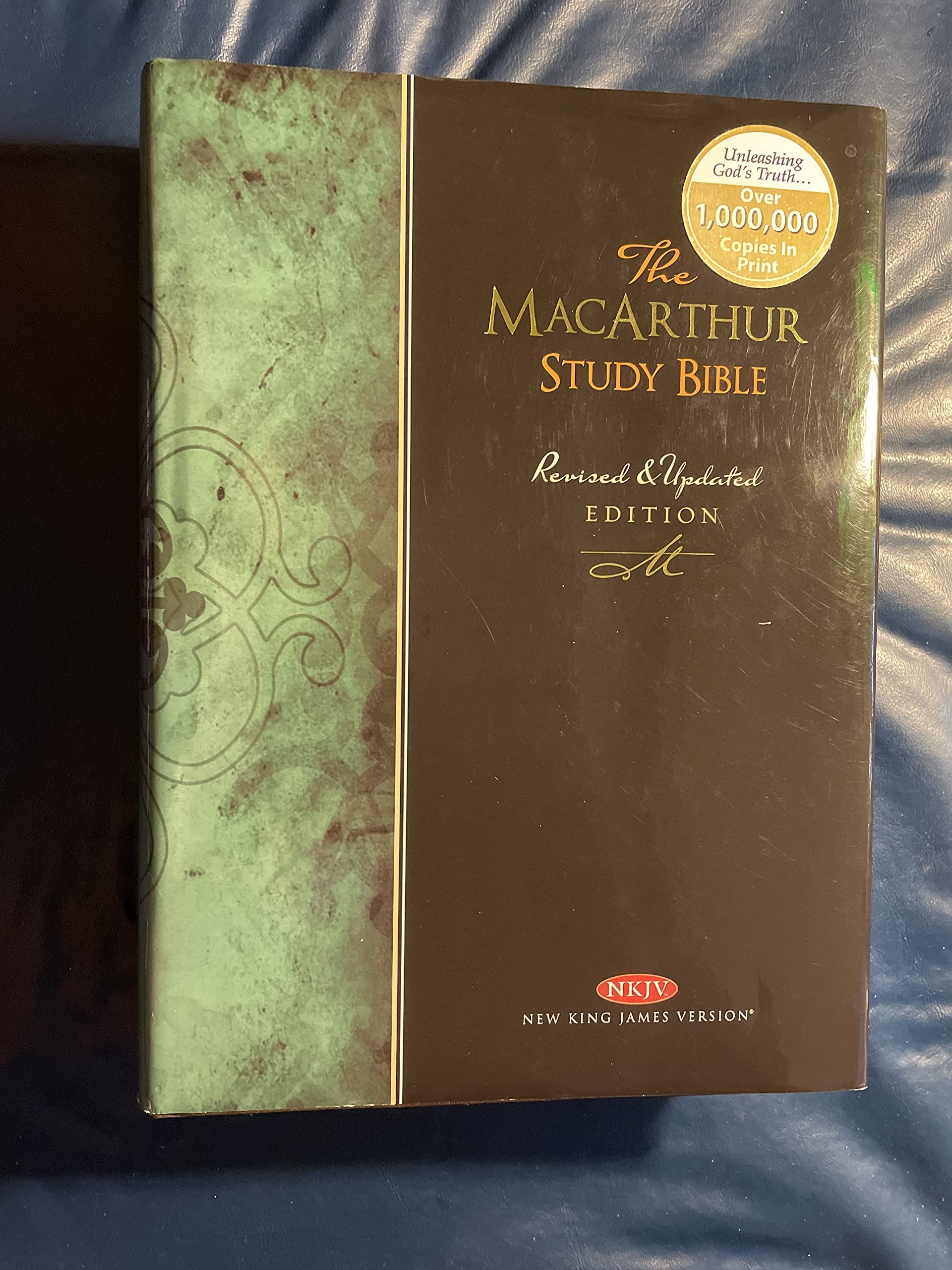 The Macarthur Study Bible: New King James Version used book depot