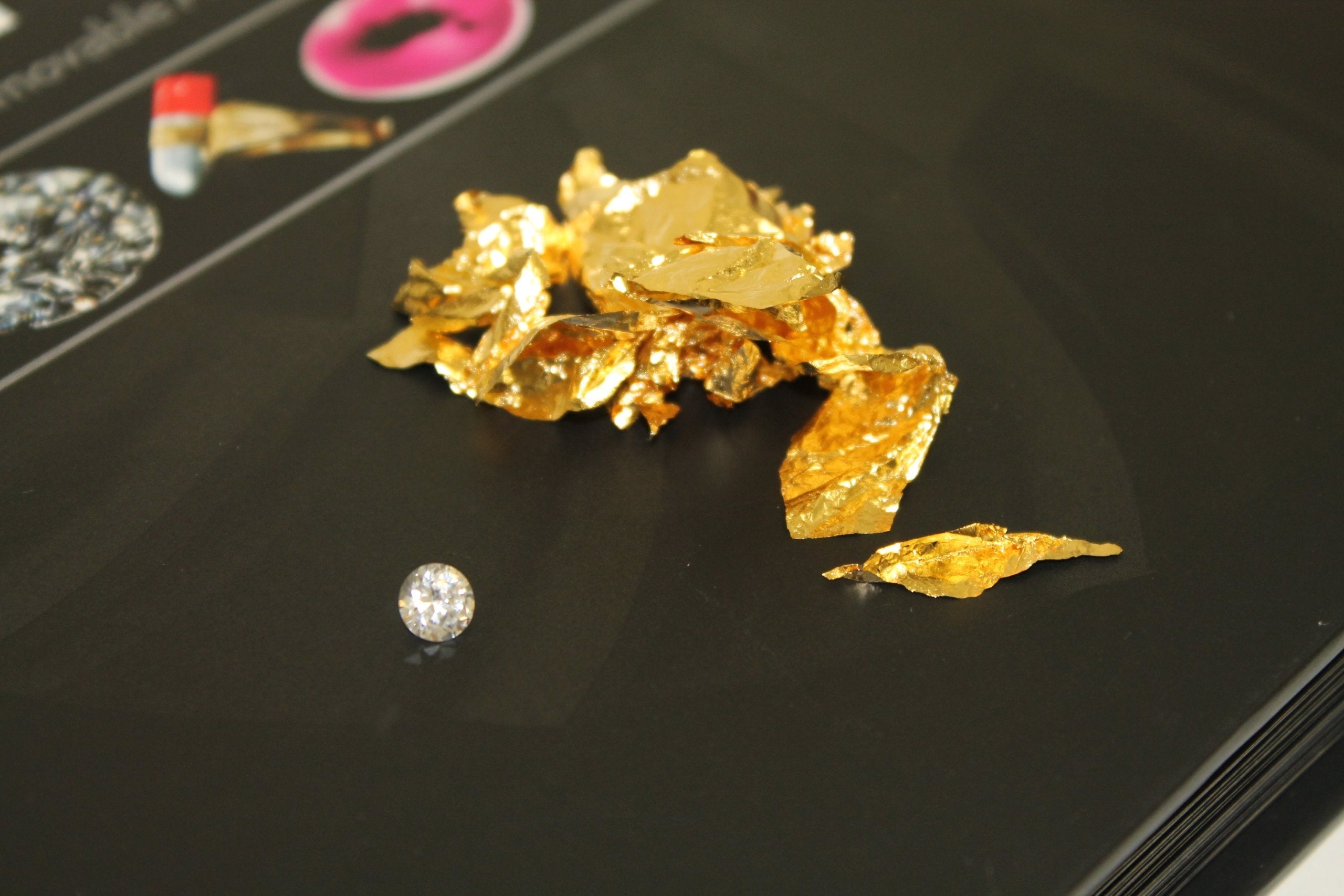 Theodore Gray's Elements Vault: Treasures of the Periodic Table with Removable Archival Documents and Real Element Samples - Including Pure Gold! used book depot