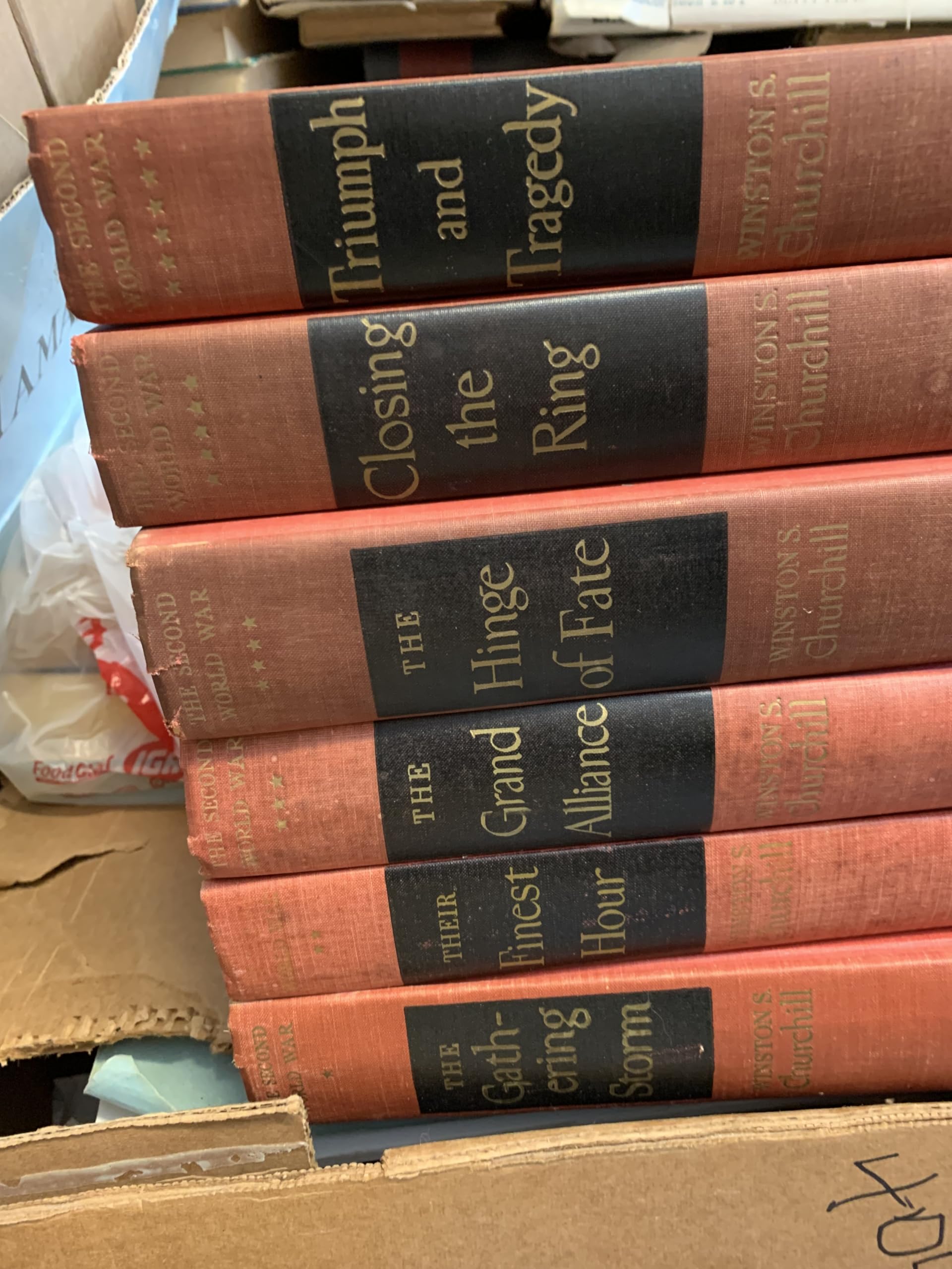 The Second World War (THE GATHERING STORM,THEIR FINEST HOUR,THE GRAND ALLIANCE, THE HINGE OF FATE, CLOSING THE RING, TRIUMPH & TRAGEDY, 6 VOLUME SET 1948-1953) used book depot