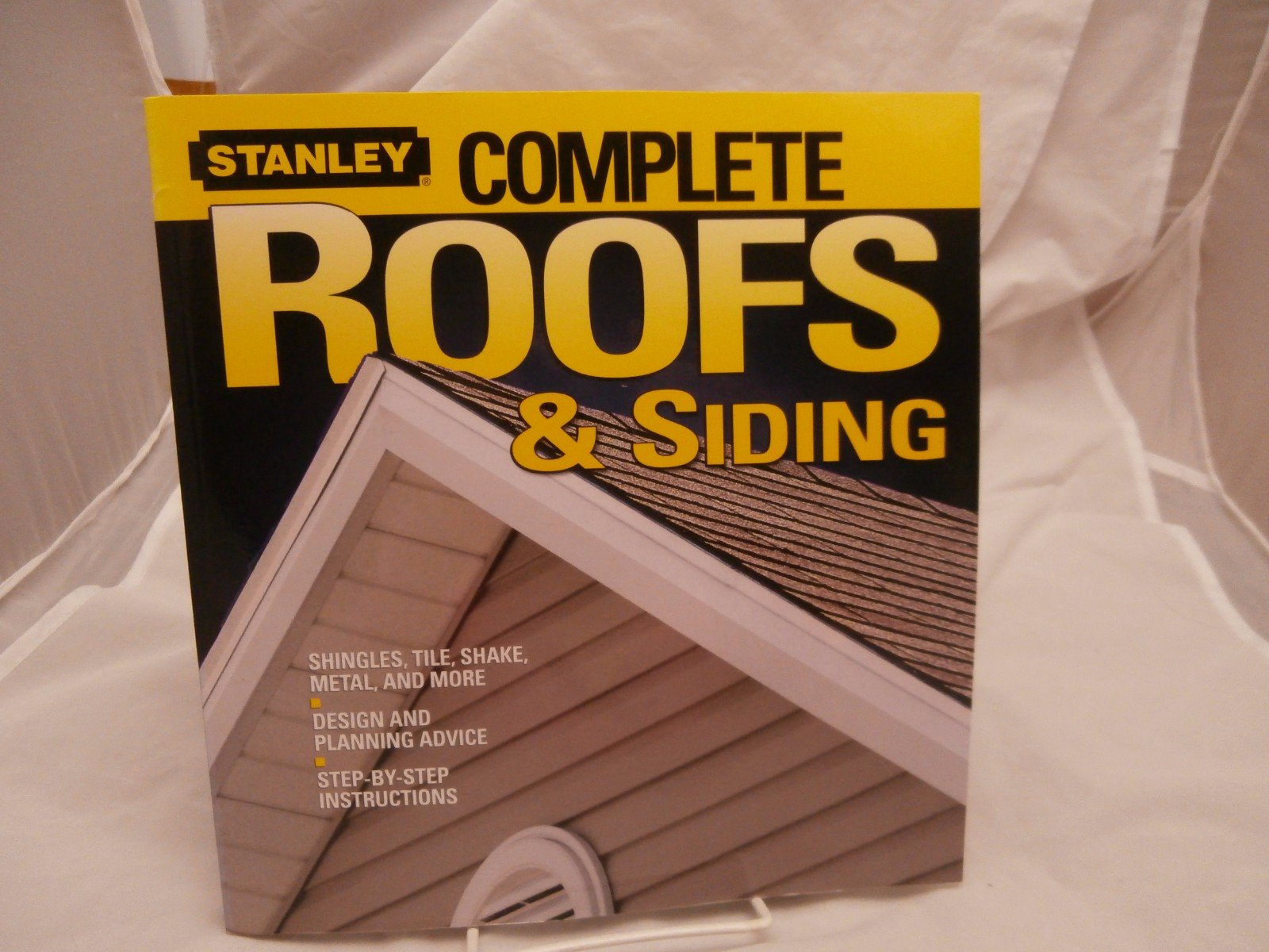 Complete Roofs and Siding (Stanley Complete) used book depot